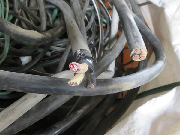 電線（三本）6割